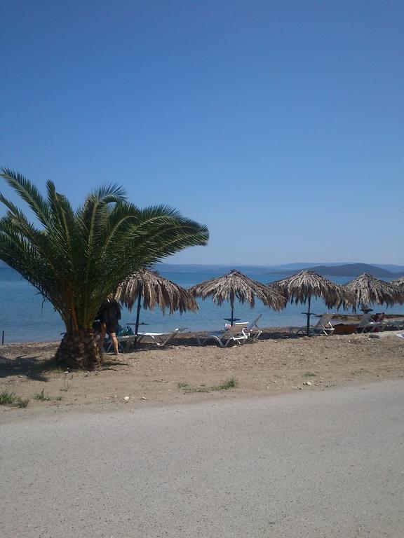 Evoikos Beach & Resort Ліванатаі Екстер'єр фото
